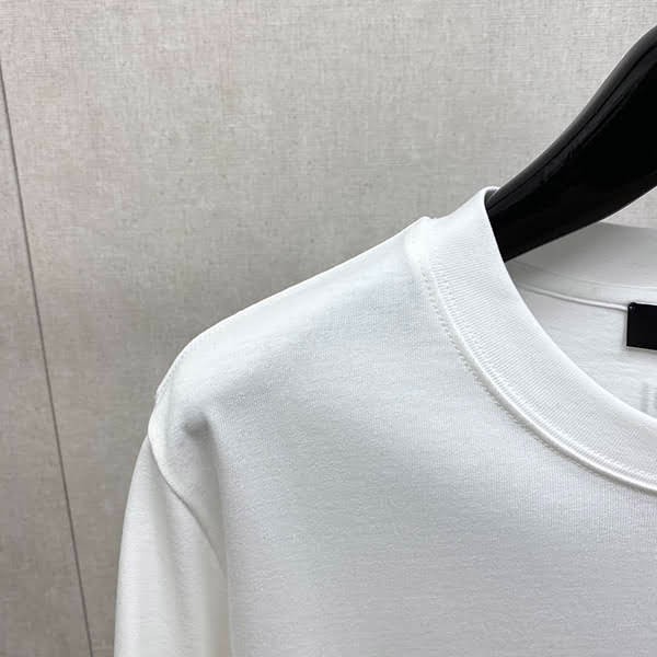 大人気!フェンディ バッグ バグズ 半袖Tシャツ 偽物 ロゴ刺繍 fec33296